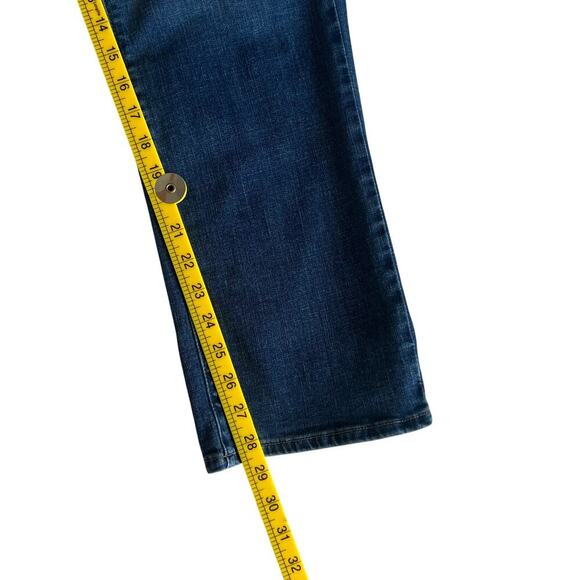 Levi’s Women’s Classic Straight Leg Jeans Dark Wash Size 32 - Picture 7 of 7